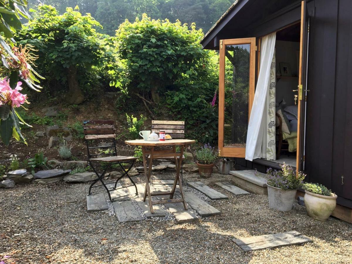 Little Kestrel Cabin Pennal Exterior photo